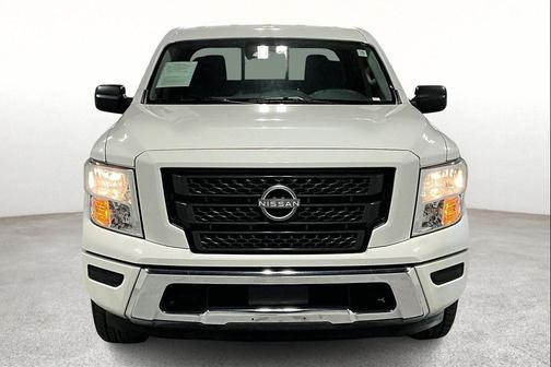 2023 Nissan Titan SV