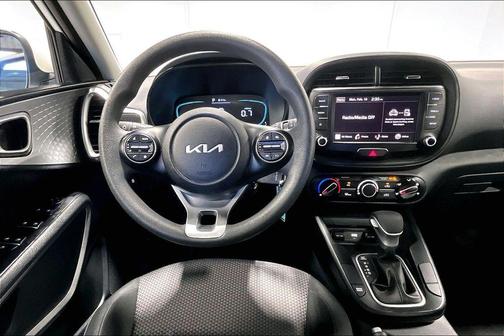 Snow White Pearl 2025 Kia Soul LX