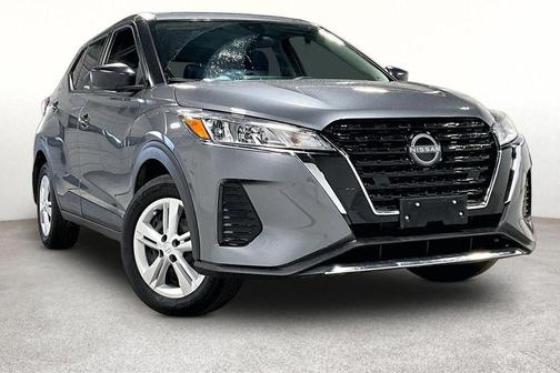 Gun Metallic 2024 Nissan Kicks S