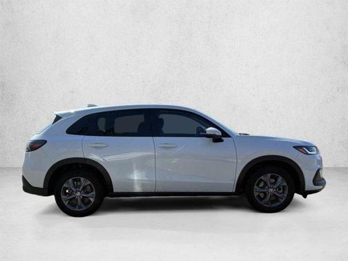 Platinum White Pearl 2026 Honda HR-V LX