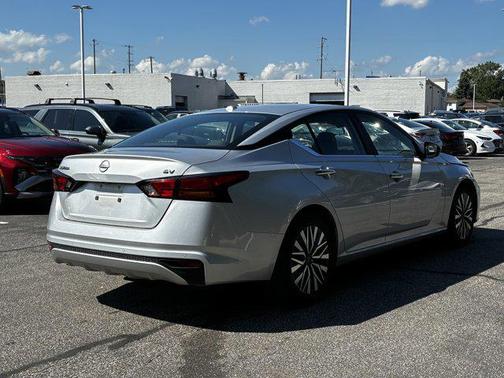 2024 Nissan Altima 2.5 SV