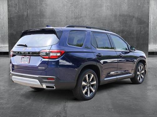 2025 Honda Pilot Touring 8-Passenger