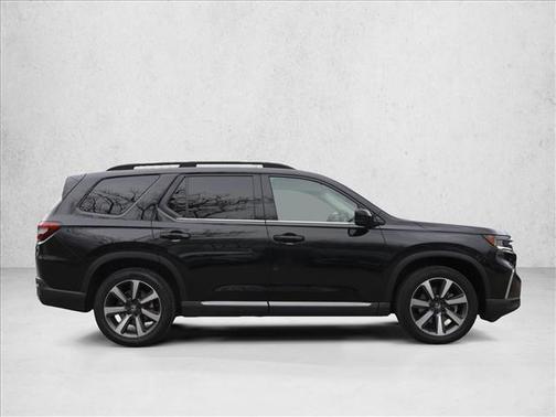 Crystal Black Pearl 2025 Honda Pilot Elite