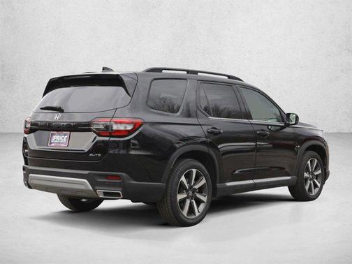 Crystal Black Pearl 2025 Honda Pilot Elite