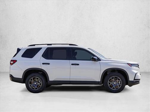Platinum White Pearl 2025 Honda Pilot TrailSport