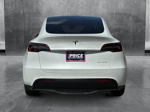 2022 Tesla Model Y Long Range Dual Motor All-Wheel Drive