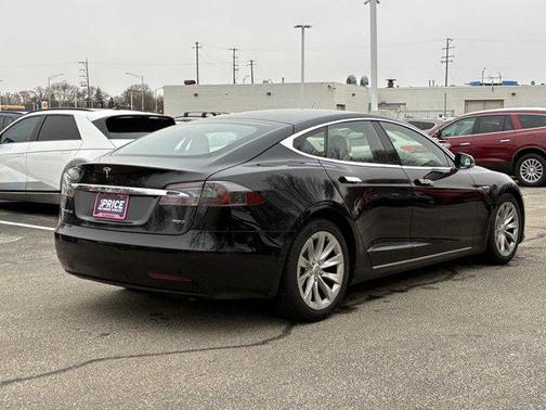 2016 Tesla Model S 70D