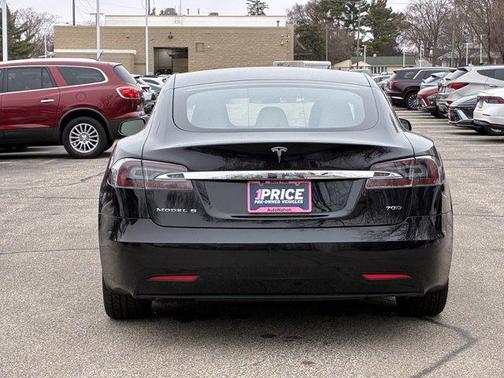 2016 Tesla Model S 70D