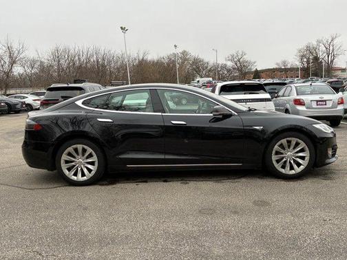 2016 Tesla Model S 70D