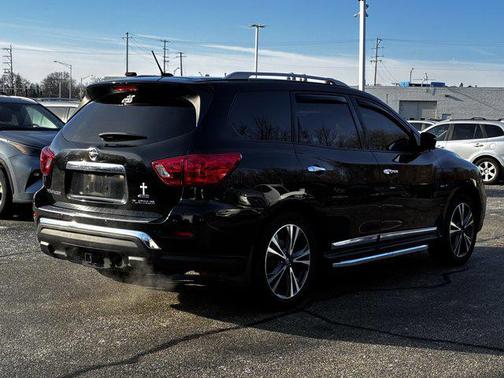 2017 Nissan Pathfinder Platinum