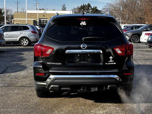 2017 Nissan Pathfinder Platinum