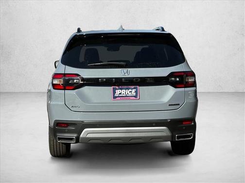 2025 Honda Pilot Touring 8-Passenger