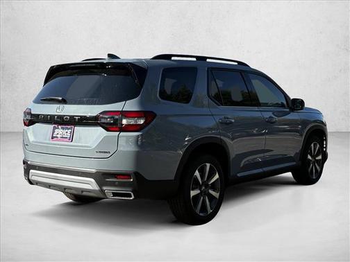 2025 Honda Pilot Touring 8-Passenger