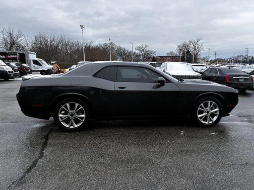 2021 Dodge Challenger SXT