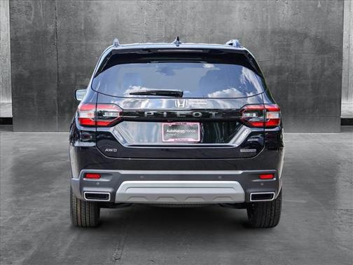 2025 Honda Pilot Touring 8-Passenger