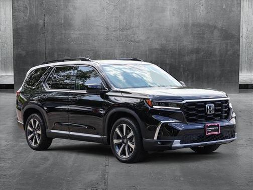 2025 Honda Pilot Touring 8-Passenger