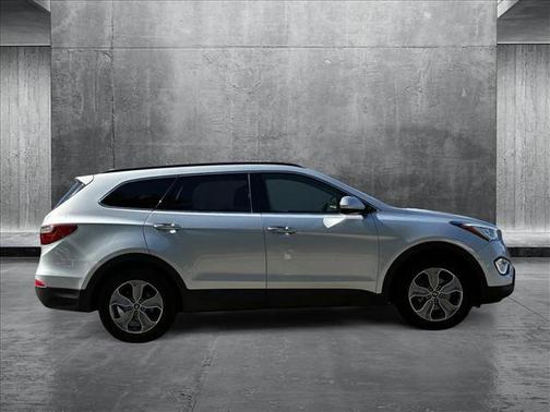 2016 Hyundai SANTA FE SE