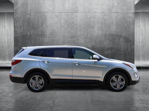 2016 Hyundai SANTA FE SE