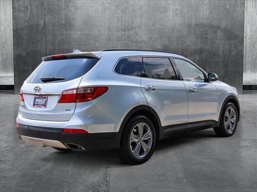 2016 Hyundai SANTA FE SE