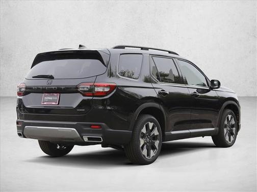 Crystal Black Pearl 2026 Honda Pilot Touring 8-Passenger