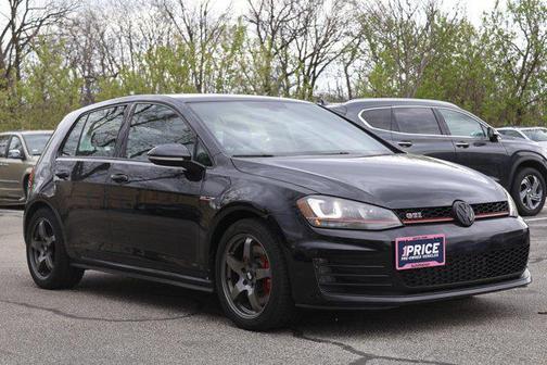 Deep Black Pearl 2017 Volkswagen Golf GTI 2.0T SE 4-Door