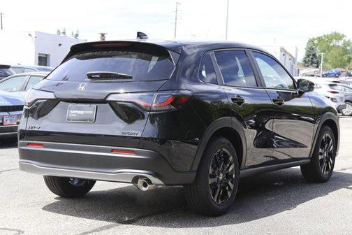 Crystal Black Pearl 2027 Honda HR-V Sport
