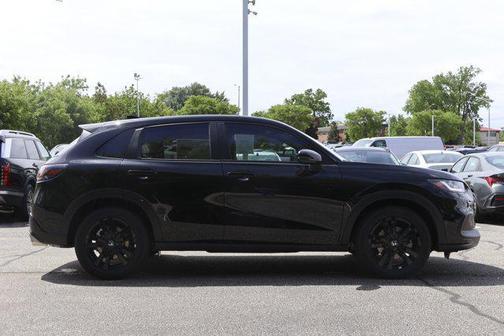 Crystal Black Pearl 2027 Honda HR-V Sport