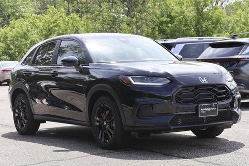 Crystal Black Pearl 2027 Honda HR-V Sport