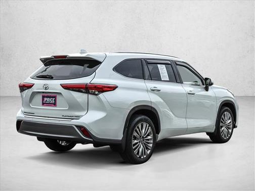 Wind Chill Pearl 2022 Toyota Highlander Platinum