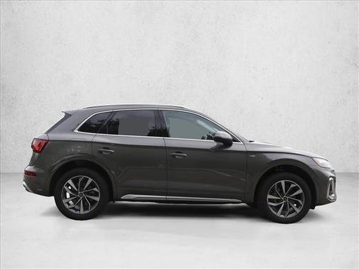 Chronos Gray Metallic 2024 Audi Q5 45 S line Premium