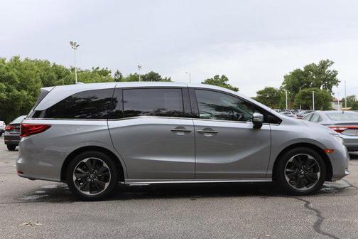 Lunar Silver Metallic 2023 Honda Odyssey Elite