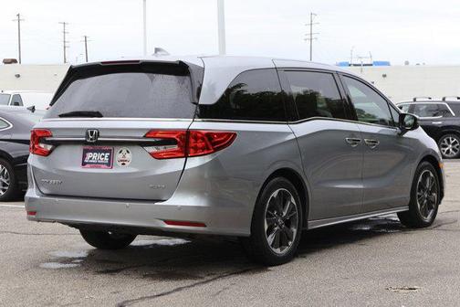 Lunar Silver Metallic 2023 Honda Odyssey Elite