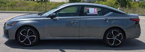 2023 Nissan Altima SR FWD