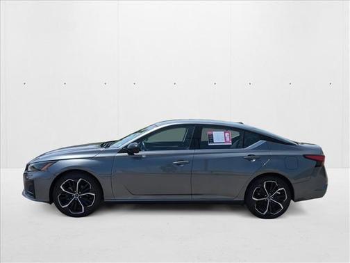 2023 Nissan Altima SR FWD