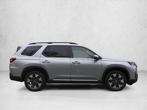 Solar Silver Metallic 2026 Honda Pilot Touring 8-Passenger
