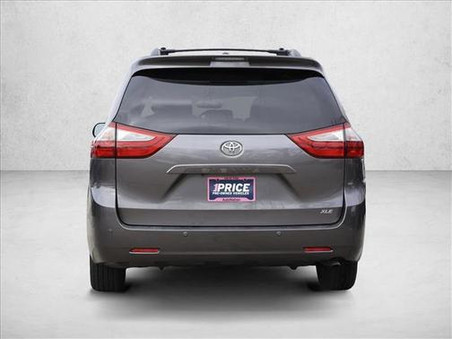 2016 Toyota Sienna XLE