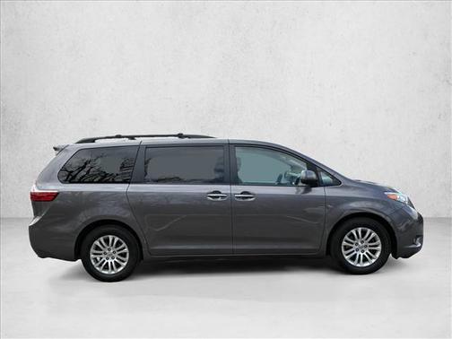 2016 Toyota Sienna XLE