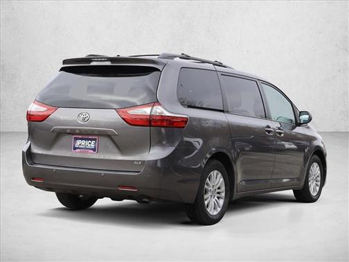 2016 Toyota Sienna XLE