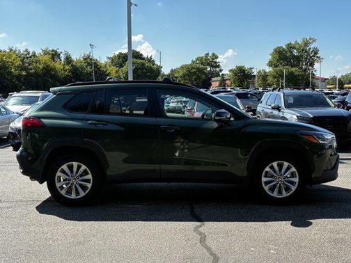 2024 Toyota Corolla Cross LE