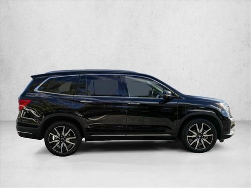 2022 Honda Pilot Touring 8-Passenger