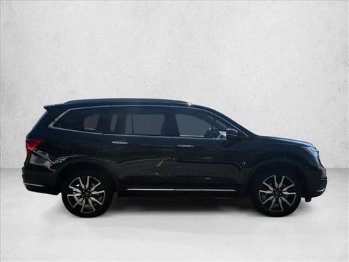 2022 Honda Pilot Touring 8-Passenger