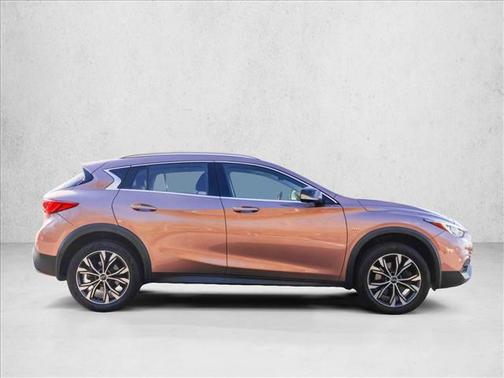 2019 INFINITI QX30 LUXE