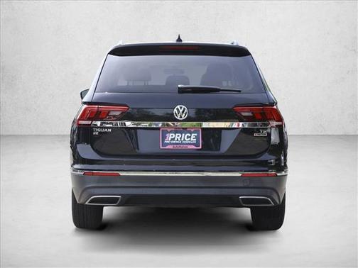 Deep Black Pearl Metallic 2018 Volkswagen Tiguan 2.0T SE 4MOTION