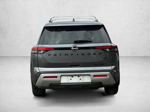 2022 Nissan Pathfinder SL 4WD