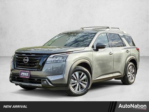 2022 Nissan Pathfinder SL 4WD