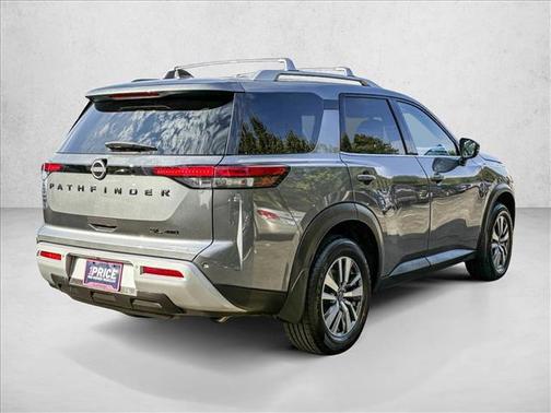 2022 Nissan Pathfinder SL 4WD