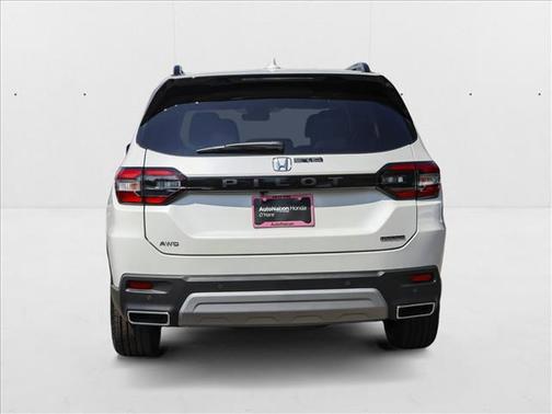 2025 Honda Pilot Touring 8-Passenger