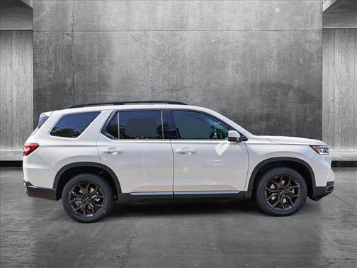 2025 Honda Pilot Touring 8-Passenger