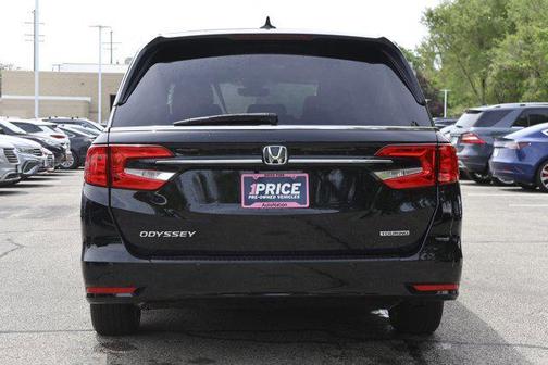 Crystal Black Pearl 2023 Honda Odyssey Touring