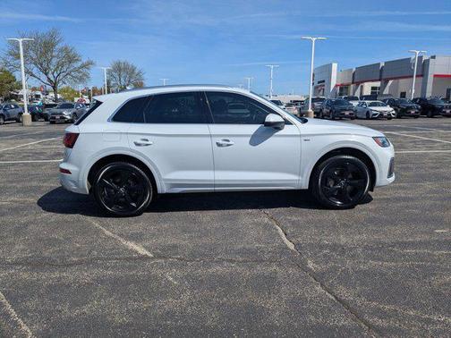 2022 Audi Q5 45 S line Premium Plus